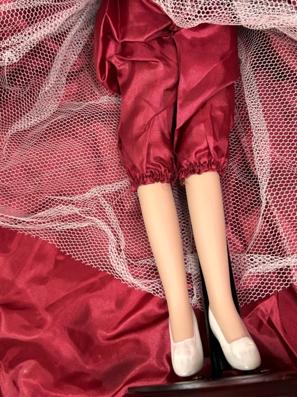“Quinceañera" or "Sweet 16" collectible doll Classic Decorative Toy - Picture 10 of 11